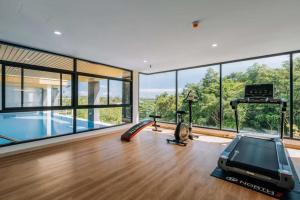 Γυμναστήριο ή/και όργανα γυμναστικής στο Chic Condo at VIP great hill Near Phuket Airport
