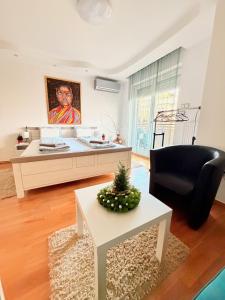 Posezení v ubytování RoseHill Garden Family Villa with a Great Budapest View