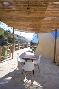 Nespecifikovaný výhled na hory nebo výhled na hory při pohledu z luxury tent