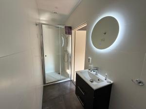 Ένα μπάνιο στο Herberg van Loon +52 φωτογραφίες