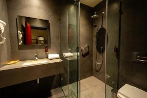 Koupelna v ubytování Hotel NOBO Tbilisi + 45 fotografií