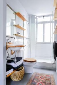 Ένα μπάνιο στο Espacio habitación triple y completamente equipado