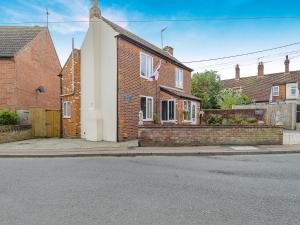 Budova, kde se prázdninový dům nachází + 16 fotografií