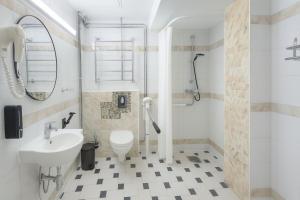 Ένα μπάνιο στο Arkadia Hotelli