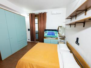 Μια τηλεόραση ή/και κέντρο ψυχαγωγίας στο B&B Barone