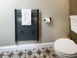 Ένα μπάνιο στο The Butterchurn - Uk50805