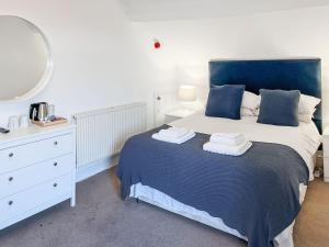 En eller flere senge i et værelse på Bridlington Old Town House + 12 billeder