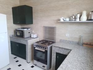 Η κουζίνα ή μικρή κουζίνα στο Maison Etoile De Mer 2 +41 φωτογραφίες