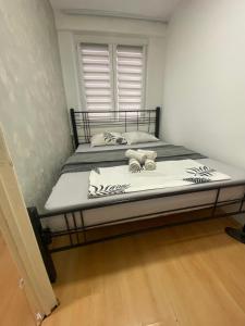 Ένα ή περισσότερα κρεβάτια σε δωμάτιο στο Apartmani Milivojevic