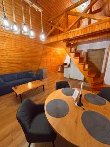 Χώρος καθιστικού στο Art A Cabin