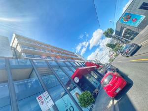 Το κτήριο όπου στεγάζεται  το διαμέρισμα