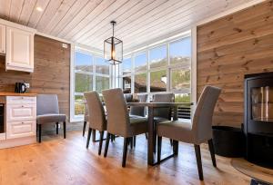 Billede fra billedgalleriet på Stranda Fjellgrend 3 bedrooms - 32A i Stranda