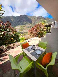 En generel udsigt til bjerge eller udsigt til bjerge taget fra lejligheden