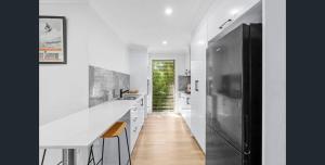 Η κουζίνα ή μικρή κουζίνα στο Cosy Kingscliff Family Home Walk To Beach