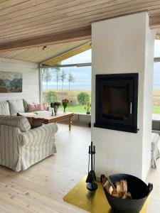 Χώρος καθιστικού στο Holiday Home With Pool And Fjord Views On Lundø