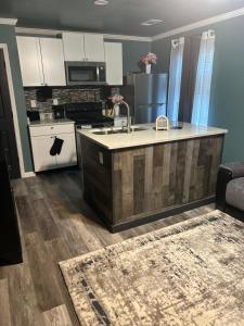 Η κουζίνα ή μικρή κουζίνα στο Bannock Manor