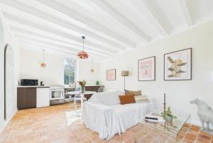 Kuchyň nebo kuchyňský kout v ubytování La tête dans les nuages + 12 fotografií