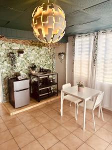 صورة لـ Charming Boutique Apartment in San Sebastian, في Hato Arriba +35 صورة