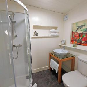 Ένα μπάνιο στο The Glenerne