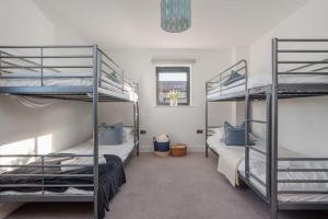 En eller flere senge i et værelse på Silvermere