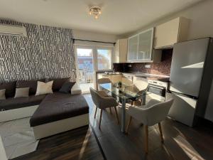 Η κουζίνα ή μικρή κουζίνα στο Luxury Wellness Penthouse Suite