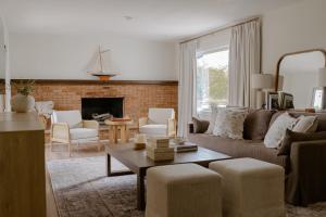 Posezení v ubytování Evergreen Lodge