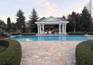 Πισίνα στο ή κοντά στο Luxury Villa