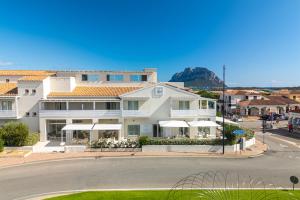 Vista general de una montaña o vista desde el hotel 24 fotos más