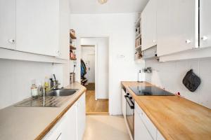 Fotografie z fotogalerie ubytování Central Oslo - Deluxe Queen Bedroom in Majorstuen Bogstadveien Shopping v Oslu