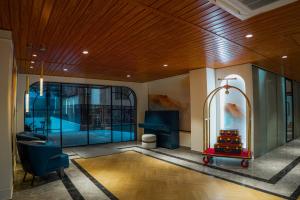 Swimmingpoolen hos eller tæt på Trunk and Trolley, Gachibowli, A Luxury Boutique Hotel, Hyderabad