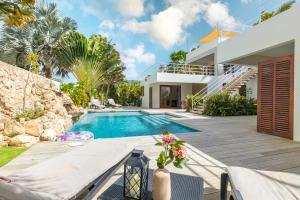 Jan ThielにあるVilla Sol Paraisoのスイミングプール付きヴィラのイメージ