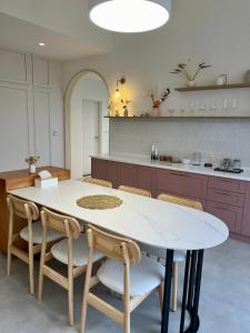 Η κουζίνα ή μικρή κουζίνα στο 靜沐森林 +23 φωτογραφίες