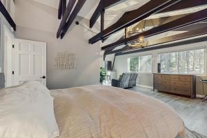 Postel nebo postele na pokoji v ubytování Sierra Nevada Serenity