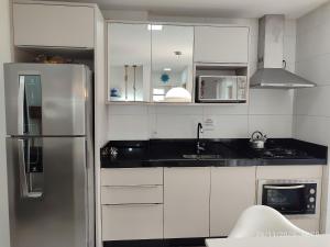 Η κουζίνα ή μικρή κουζίνα στο Apto c/ Churrasqueira a 750m da Praia EVP0504