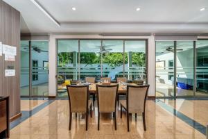 Posezení v ubytování Villa Navin Premiere Pool Villa