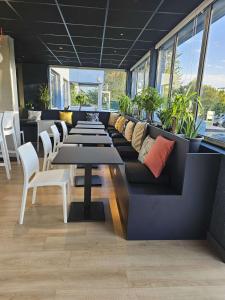 Χώρος καθιστικού στο The Originals City, Hotel Ariane, Toulouse Sud Labège