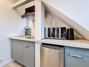 Una cocina o cocineta en Illkirch-issime 3 - Neuf - Tram - Proche centre-ville - Moderne