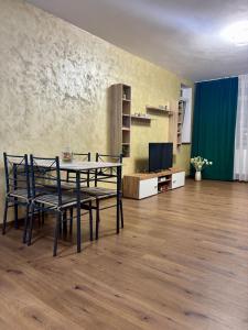 Μια τηλεόραση ή/και κέντρο ψυχαγωγίας στο Signature Studio Arad