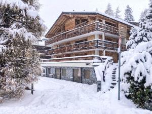 Apartment Apollo 2 by Interhome að vetri til