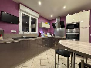 Galeriebild der Unterkunft Les Lilas - 4pers - Circuit Bugatti in La Chapelle-Saint-Rémy