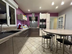 Galeriebild der Unterkunft Les Lilas - 4pers - Circuit Bugatti in La Chapelle-Saint-Rémy