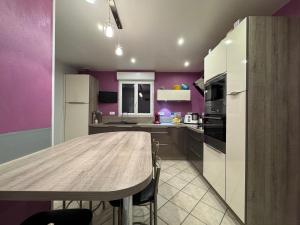 Galeriebild der Unterkunft Les Lilas - 4pers - Circuit Bugatti in La Chapelle-Saint-Rémy + 3 Fotos