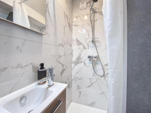 Ένα μπάνιο στο Illkirch-issime 4 - Neuf - Tram - Proche centre-ville - Moderne