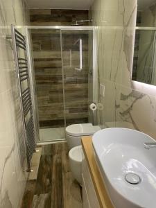 Phòng tắm tại Mini white Apartment