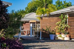 Aed väljaspool majutusasutust Les Jardins des Alizés