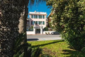 Un jardín fuera de Hotel Lido 19 fotos más