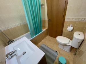 Koupelna v ubytování Tamara's Apartment + 35 fotografií