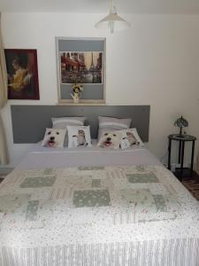 Postel nebo postele na pokoji v ubytování Chambre Armand