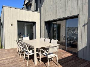 Fotografie z fotogalerie ubytování 668 - Magnifique maison familiale vue mer, 12 voyageurs à deux pas du centre d'Erquy v destinaci Erquy