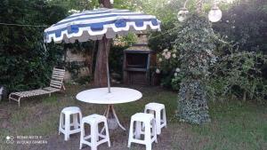 Κήπος έξω από το Chalet San Bernardo 6 personas a 4 del Mar 3 del centro